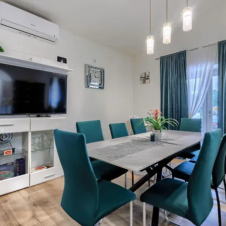 Roza By Interhome